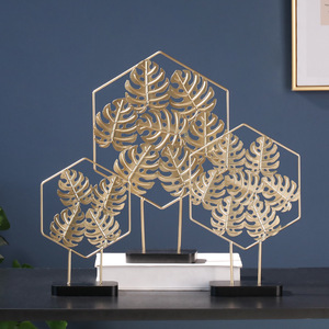 Decorazione della casa nordica ornamenti dorati arredamento soggiorno foglia di <span class=keywords><strong>ferro</strong></span> <span class=keywords><strong>battuto</strong></span> scultura Desktop decorazione della scrivania - Product Image 1