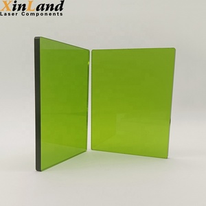 10x10cm ตัวอย่างเลเซอร์ไฟเบอร์ปกป้องหน้าต่างสำหรับเครื่องตัดปกป้องดวงตา