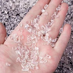 Vente en gros de gravier et de copeaux de cristal de quartz clair poli sur le thème de l'amour Youning - Product Image 4