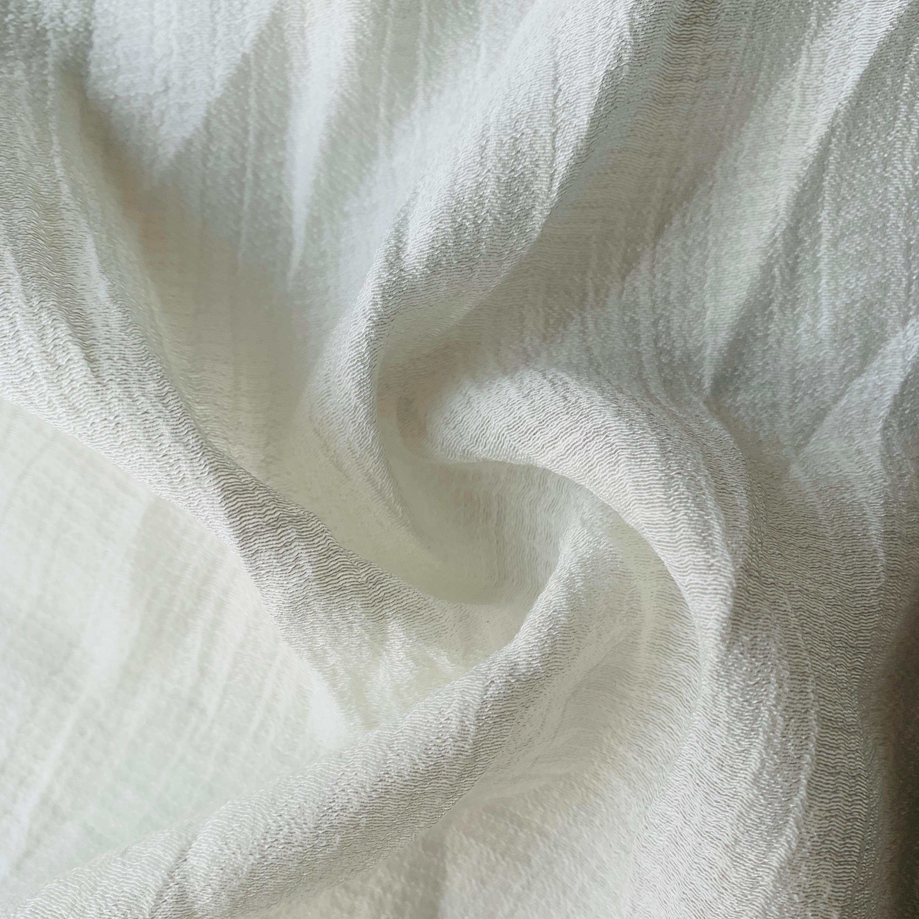 Strong Woven Twisted Chiffon Fabric 80% Rayon 20% Nylon Abrasion-Resistant 120 GSM 57/58" Width Bleached Pattern for Apparel Use
