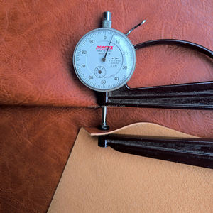 Cuir synthétique PU artificiel à motif Crazy Horse lisse personnalisé pour matériaux de chaussures - Product Image 5