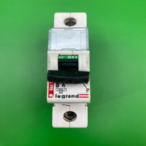 Wholesale 06695 B6 6A <strong>MCB</strong> PLC Controller New Original Warehouse Brand PLC Programming Controller - Product Image 1