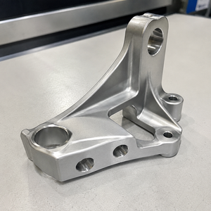 Fabricant de pièces automobiles en aluminium forgé sur mesure selon dessin OEM pour suspension, châssis et composants de véhicules - Product Image 3