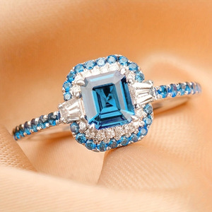 Anello Geometrico Quadrilatero di Lusso per Donne, Elegante Gioiello da Dito alla Moda - Product Image 4