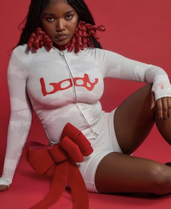 Peeqi BODY Print Completo Sexy Due Pezzi: Felpa con Cappuccio e Pantaloncini, Set Casual 2 Pezzi, Abbigliamento Donna, Moda Streetwear - Product Image 3