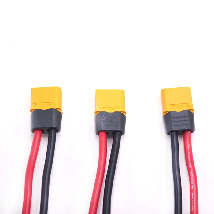Fabricants de faisceaux de câbles UL3135 12AWG Amass Femelle XT60 Plug avec gaine vers connecteur mâle XT30