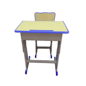 Ensemble bureau et chaise pour étudiant Masao, réglable en hauteur, pour usage scolaire, style moderne et minimaliste, matériau en panneau - Product Image 3