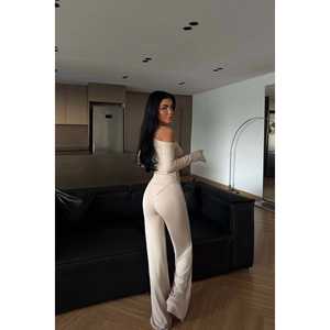 Combinaisons et playsuits pour femmes en beige, style confortable, collection Kendrick - Product Image 1