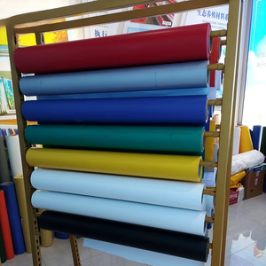 Tissu polyester enduit PVC 680 g/m² / Rouleau <span class=keywords><strong>de</strong></span> <span class=keywords><strong>toile</strong></span> PVC résistant aux UV <span class=keywords><strong>pour</strong></span> pare-soleil extérieur - Product Image 1