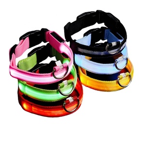 Collar Electrónico Duradero para Perros, con Luz Intermitente Antipérdida para Caminatas Nocturnas, Liberación Rápida, Recargable por USB, de Nailon Sólido y Suave - Product Image 1