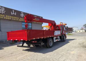 Camión Grúa de Gran Altura HOWO 4x2 con Capacidad de Elevación de 10 Toneladas, Emisión Euro 2, Motor de 351-450 CV, Fabricado en China - Product Image 3