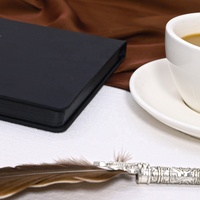 SIDAIXUE A5 Cuaderno de Tapa Dura Negra, Agenda Diaria con Encuadernación Térmica, Bolígrafo y Caja de Regalo Incluidos
