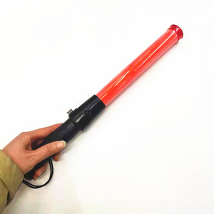 卸売2021新しいスタイル工場交通バトン道路安全制御LED懐中電灯プラスチック信号制御警告バトン - Product Image 2