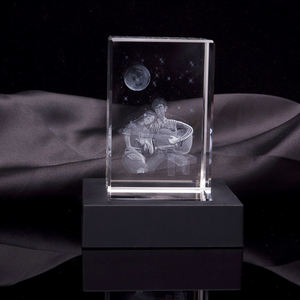 HBL New Custom Crystal Trophy Crafts Wholesale 3d Laser Engraving Crystal Cube Figure Engraving Crystal Souvenir Glass Cube