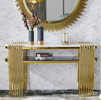 Console moderne de luxe avec pieds en acier inoxydable doré et miroir pour l'entrée de la maison, le salon, l'hôtel ou la villa