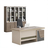 Bureau de direction moderne Ekintop avec finition blister, table de direction à poser au sol avec tiroirs de rangement pour le bureau