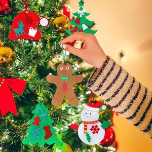 Kit de décoration <span class=keywords><strong>en</strong></span> feutre DIY, ornements suspendus de dessins animés, étiquettes de Noël pour fêtes d'enfants, pendentifs créatifs faits à la main pour les fêtes - Product Image 4