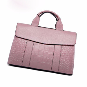 Sac à main vintage en daim, relaxant et très prisé, grande capacité, idéal pour les trajets quotidiens et un usage décontracté, sac à bandoulière. - Product Image 3