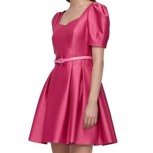 Vestido Corto Casual Elegante de Primavera/Verano, Color Rojo Ámbar, con Corsé de Pana y Mangas Abullonadas, Personalizado y de Alta Calidad - Product Image 2