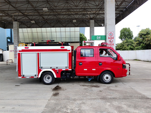 Camion de lutte contre l'incendie à mousse et eau Dongfeng 4X2 2m³ hautement maniable pour les rues étroites et les opérations de sauvetage urbain - Product Image 3