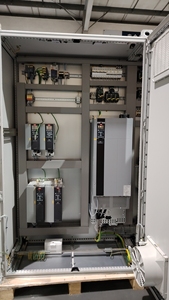 Infraswin - Gabinete de Control VFD Personalizado de Fábrica, IP54/IP65, Trifásico, Variador de Frecuencia Inteligente, Servicio OEM - Product Image 3