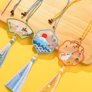Pendentif brodé fait main DIY, style ethnique, broderie de Suzhou, thème paysage double face - Product Image 1