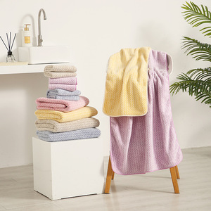 Coral Fleece Bath <b>Towel</b> Set 70x140cm Quick Dry Home Use Rectangle Striped Pattern Adult Size - Product Image 2