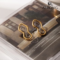 Boucles d'oreilles clous personnalisées en forme d'étoile de mer et de coquillage, en or et argent bimétallique, avec perles, pour l'été, la plage, les vacances, les cadeaux et le quotidien - Vente en gros