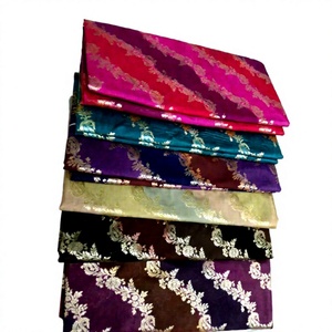 Tissu jacquard brocart tissé à motif de feuilles métalliques pour vêtements féminins, matière en soie de poids moyen - Product Image 1