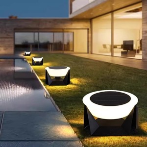 Modern Outdoor IP65 Waterproof Aluminum Alloy LED Solar Pillar Lights High Efficiency 5-Year Warranty CRI 95 <b>for</b> <b>Fence</b> Gate - Product Image 3