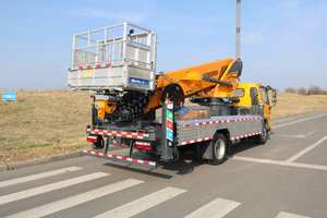 ใหม่-Q4 <span class=keywords><strong>Audi</strong></span> E-Tron รถบรรทุกดีเซลเกียร์อัตโนมัติไฮดรอลิกเสาอากาศติดตั้งโฆษณา - Product Image 4