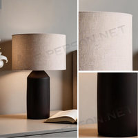 Lampe de table en métal minimaliste moderne avec abat-jour en tissu au design simple, éclairage LED alimenté par courant alternatif pour salon, décoration nordique pour la maison