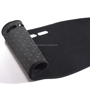 Accessoires <span class=keywords><strong>de</strong></span> voiture d'origine Couverture <span class=keywords><strong>de</strong></span> <span class=keywords><strong>tableau</strong></span> <span class=keywords><strong>de</strong></span> <span class=keywords><strong>bord</strong></span> Tapis <span class=keywords><strong>de</strong></span> logo personnalisé pour <span class=keywords><strong>Hyundai</strong></span> <span class=keywords><strong>i20</strong></span> 2012 2015 /Venue - Product Image 4