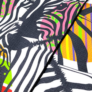 उच्च गुणवत्ता वाले कस्टम लोगो वाफ़ल चुंबकीय माइक्रोफाइबर गोल्फ सफाई तौलिया नए डिजाइन काम करता है - Product Image 2