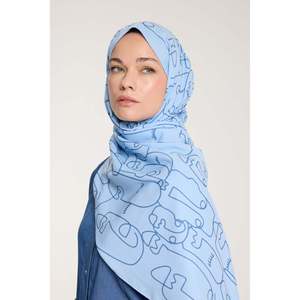 Écharpe en soie Pure Tone à motif périphérique bleu ciel, longue, multifonctionnelle pour femme, impression numérique, 100% soie - Product Image 3
