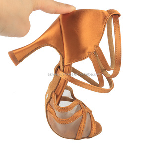 <span class=keywords><strong>Scarpe</strong></span> da Ballo Personalizzate da Donna per Liscio e Latino con Suola Morbida in Raso Marrone Chiaro Tacco 9CM/7.5CM - Product Image 2
