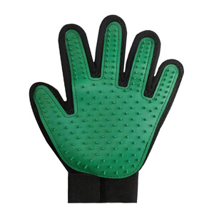 Guantes de aseo para mascotas Xintu Hongfu Boutique, verdes, de 5 dedos, para masaje y eliminación de pelo de perros y gatos. - Product Image 1