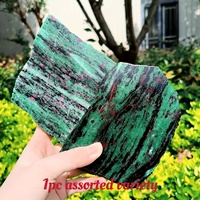Ruby Zoisite Slice tallada curación cristal cuarzo losa piedra preciosa para artesanía o mascota decorativa, alrededor de 1-4 piezas por kilo