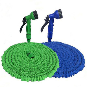 Manguera de jardín extensible con boquilla de pulverización, 7 patrones de pulverización para riego y lavado de coches, azul y verde - Product Image 1