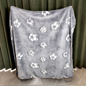 Couverture de football phosphorescente, idéale pour les canapés et les lits, douce et confortable, en fibre de polyester, personnalisable - Product Image 2