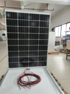 สถานีไฟฟ้าพกพา 2000W พร้อมระบบโซลาร์เซลล์และตัวควบคุมแบตเตอรี่ - Product Image 5