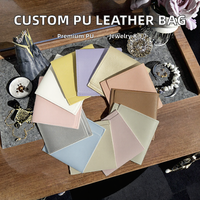 Pochette de rangement pour bijoux en cuir PU de haute qualité avec logo personnalisé, forme carrée, pour boucles d'oreilles, colliers, bagues