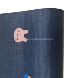 L'usine chinoise produit un revêtement en PVC simple en tissu Oxford imprimé de dessin animé à grille 210D utilisé pour les sacs de rangement à dos - Product Image 3