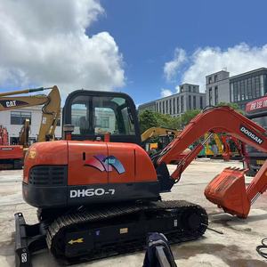 รถขุดดิน Doosan DH60-7 ขนาด 6 ตัน พร้อมบุ้งกี๋ขุดดิน มือสองสำหรับงานก่อสร้าง - Product Image 4