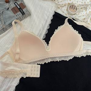 Conjunto de sujetador de copa triangular sin aros, push-up, transpirable, sexy, fino, con borde de encaje francés satinado, tirantes ajustables de punto y espalda en U. - Product Image 3