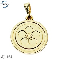 Vente en gros d'accessoires de bijoux de style mignon d'inspiration chrétienne pendentif creux en métal étiquettes chaîne logo de fleur arc-en-ciel pour la fabrication de breloques