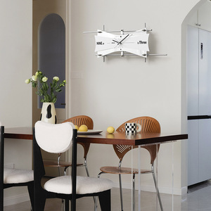 Minimalist <b>Wall</b> <b>Clock</b> Irregular Shape Quartz Movement <b>Silent</b> Battery Powered Living Room Dining Room Entryway Decor - Product Image 4