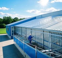 Abri de ferme préfabriqué en acier moderne à faible coût avec un grand hangar de stockage pour volailles, moutons, vaches, chèvres laitières