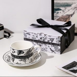 Moderno modello in rilievo 220ml nero tazza e piattino regalo in stile europeo tazza da caffè ceramica per confezione regalo - Product Image 6