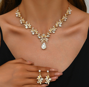 Alta calidad impermeable al por mayor lágrima cristal color hoja collar y pendientes conjunto de joyas para eventos especiales - Product Image 2
